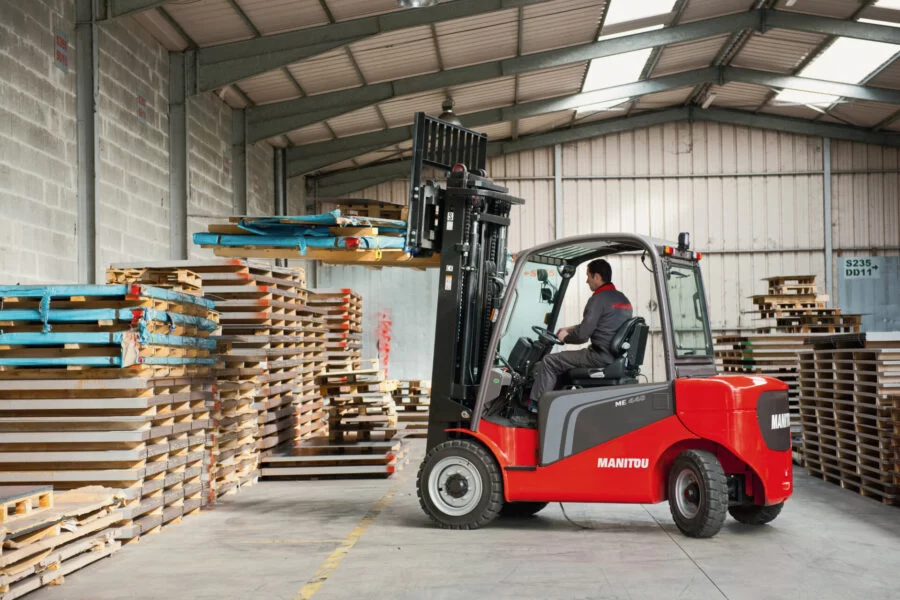 Application Electric Forklift Truck Me Manitou 034 - volcke rental and selling machines